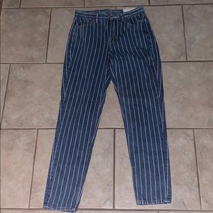 American eagle mom jeans